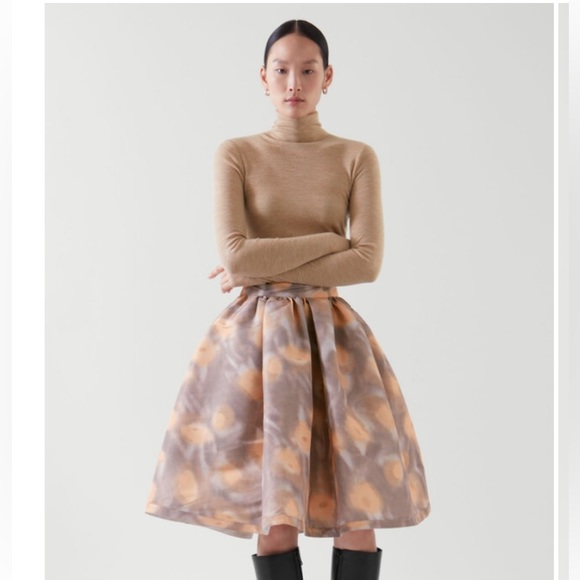 COS Dresses & Skirts - COS 38 Skirt Pleated Full Light Purple Peach pink Adjustable snap Waist Excellen